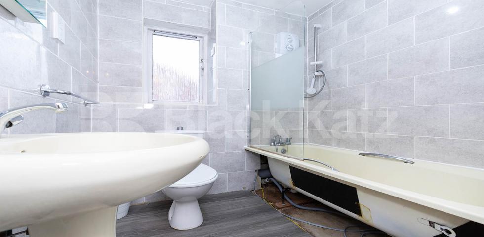 			2 Bedroom, 1 bath, 1 reception Apartment			 Bunning way, CALEDONIAN ROAD